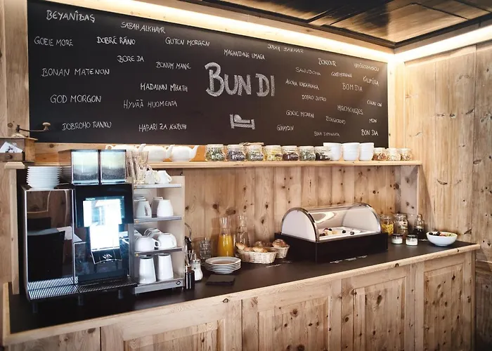 Bed & Breakfast Pensiunina - -