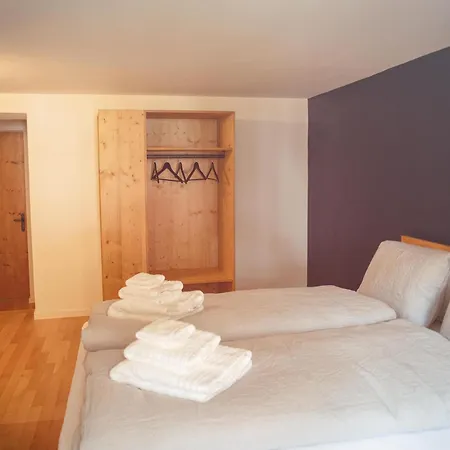 Bed & Breakfast Pensiunina - -